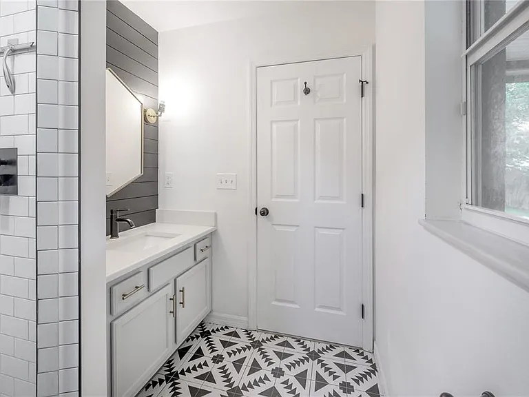 1508 E Jean St — Photo 28