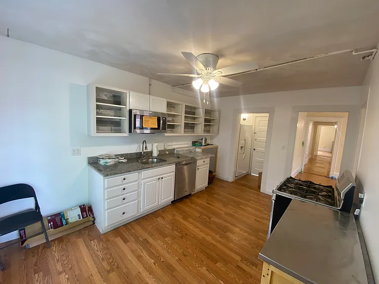 25 Fairfield St #6 — Photo 10