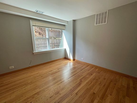 4th image of 1745 W Albion Ave APT 1N