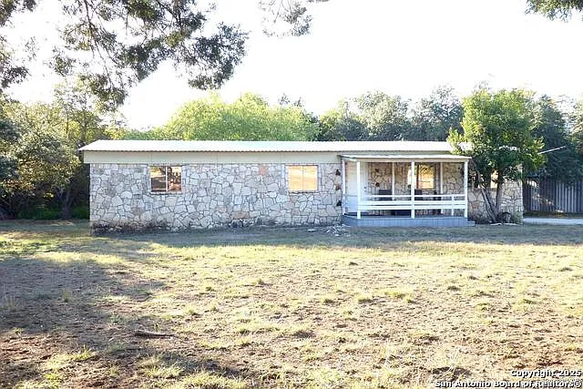 3 bed, 2.0 bath, 1344 sqft, $1,800 — Photo 2