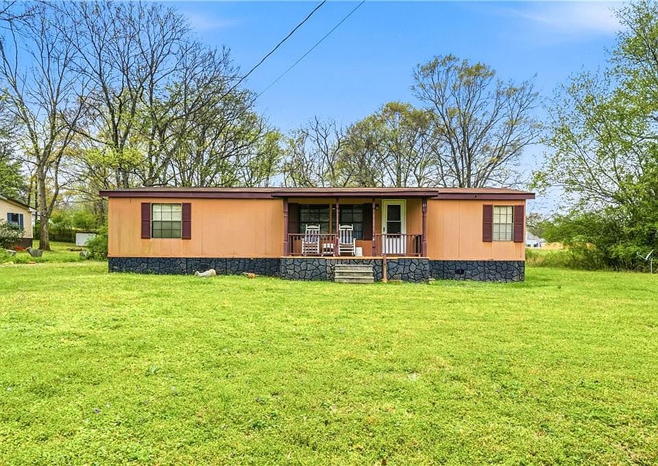 1st image of 85 Honeysuckle Dr SW