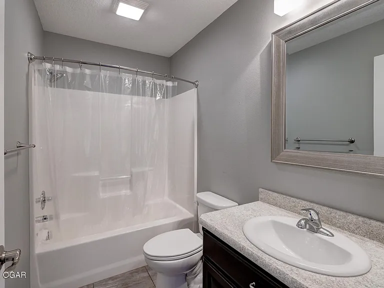 1233 Montana Pl — Photo 20