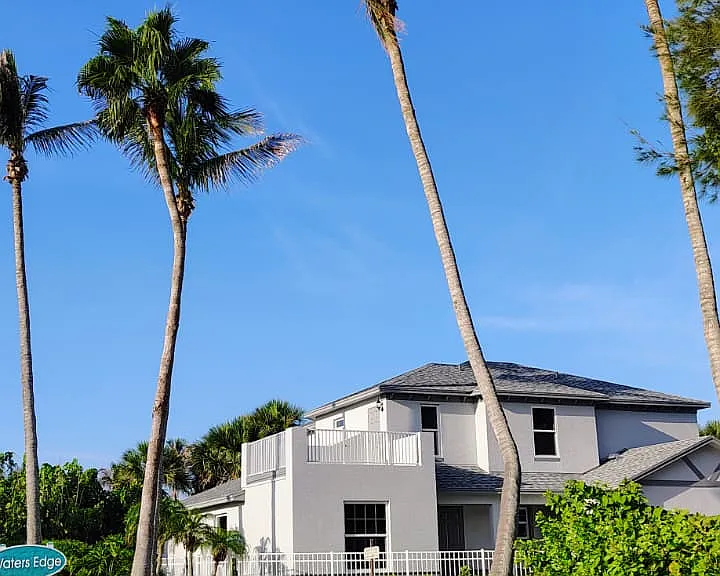 991 Waters Edge Dr — Photo 4