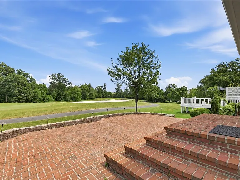 20242 Hidden Creek Ct — Photo 33