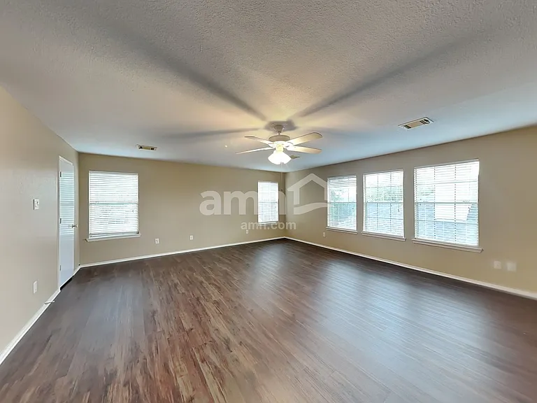 9618 Lasbury Dr — Photo 13