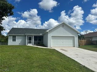 121 NE 11th Pl, Cape Coral, FL 33909