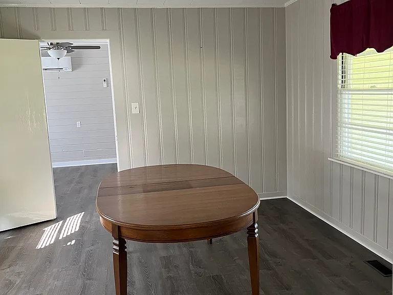 217 S Jackson St — Photo 12