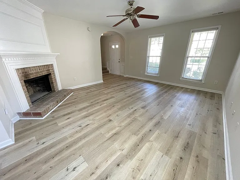 606 Ascott Way — Photo 6