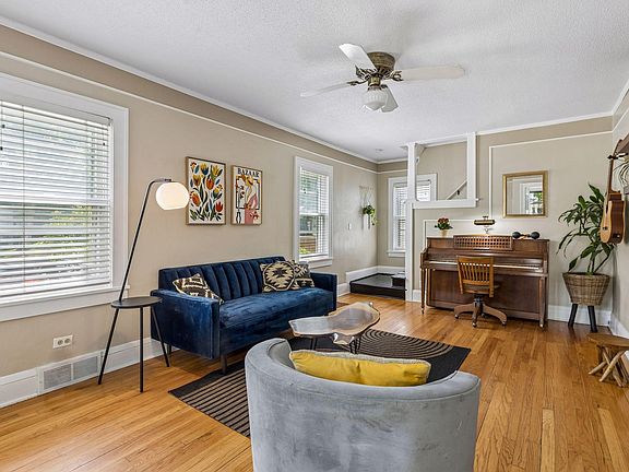 3rd image of 3021 E 50th St