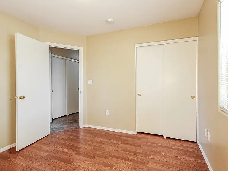 305 E Gardenia Dr — Photo 13