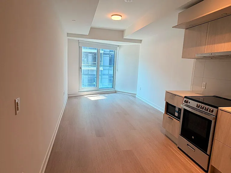 448 Burnhamthorpe Rd W #325 — Photo 8