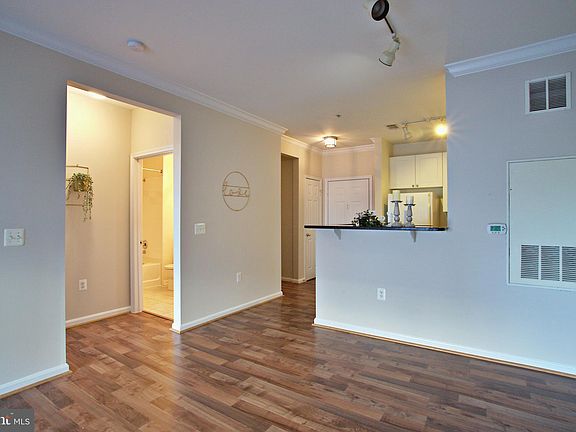 4th image of 9486 Virginia Center Blvd Unit 206