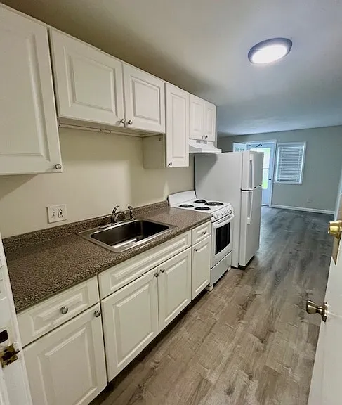 469 Westfield St #7-B — Photo 4
