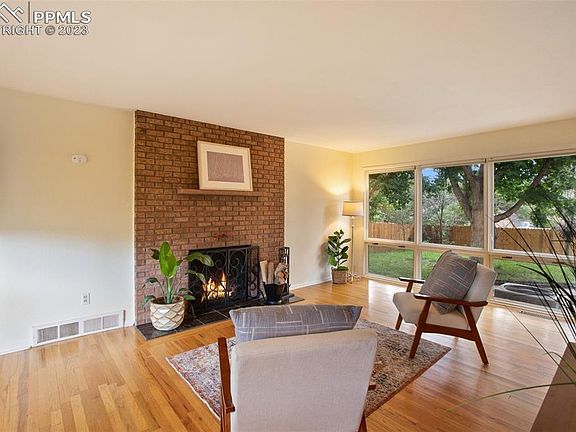 5th image of 3222 Gladiola Dr