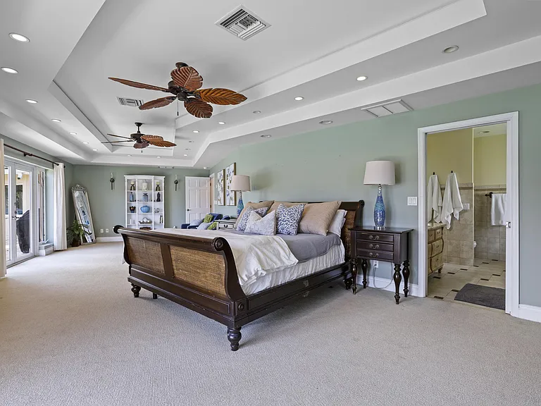 1925 Coral Gardens Dr — Photo 17