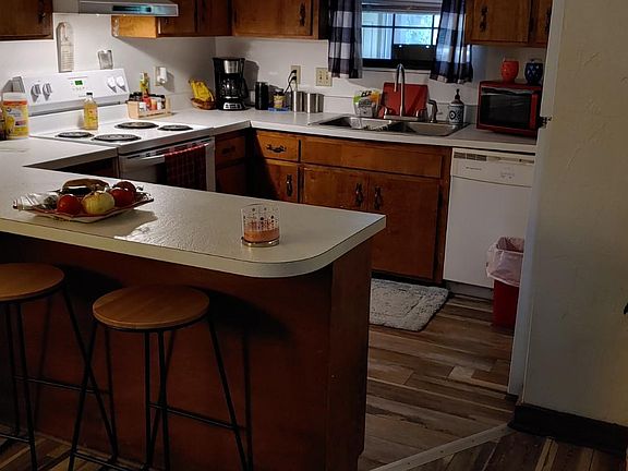 4th image of 302 Wood Grove Ct APT 16