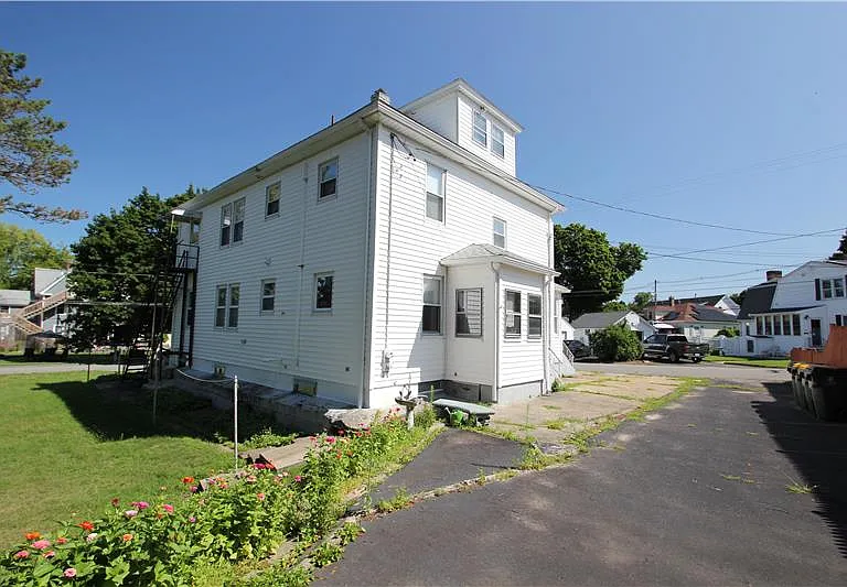23 Saxon St — Photo 20