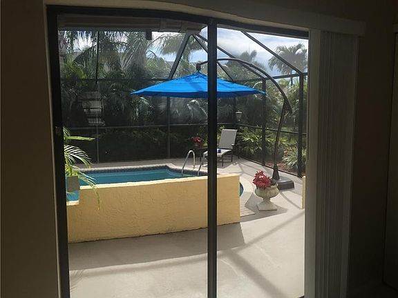 5th image of 2722 SW 54th Ter APT C