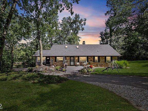 3rd image of 1265 N Morgantown Rd