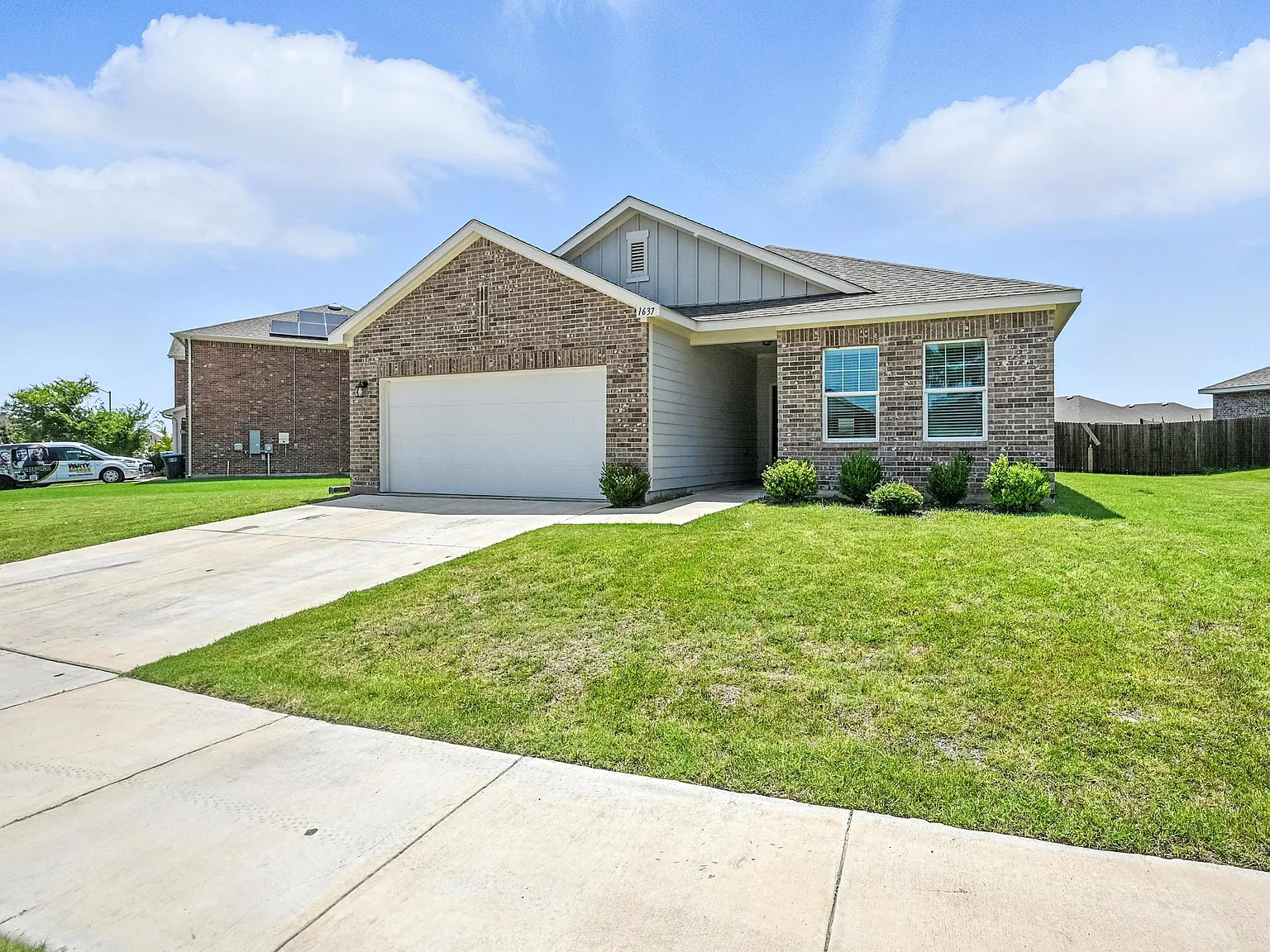 4 bed, 1827 sqft, $2,250 — Photo 2
