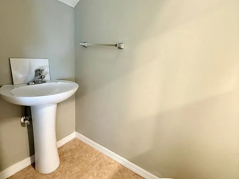 102 N Lady Mary Dr — Photo 13