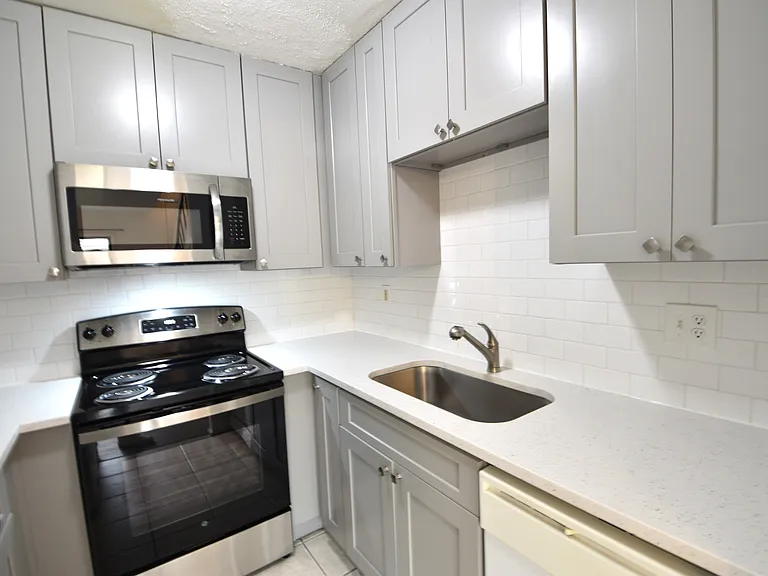 5550 Pennsylvania Ave #2 — Photo 6