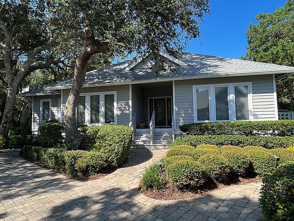 2nd image of 26 Oak Point Dr