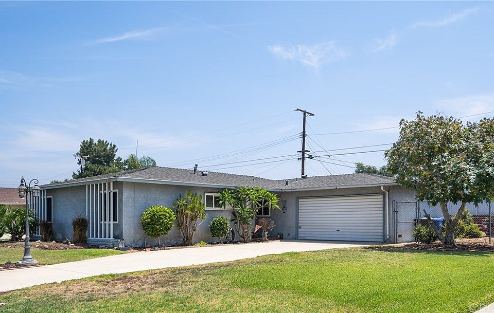 1st image of 4904 N Bender Ave