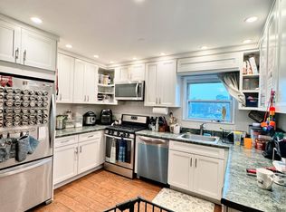 25-11 33rd St #3A, Astoria, NY 11103