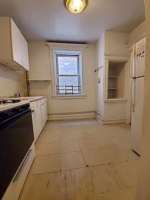 2nd image of 988 Bergen St APT C4