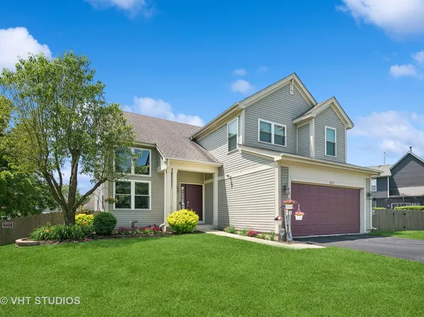 1075 N Lancaster Cir, South Elgin, IL 60177