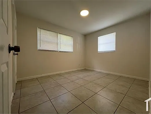 2 bed, 740 sqft, $1,600 — Photo 4