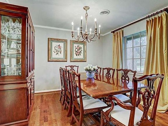 5th image of 1131 Glourie Dr