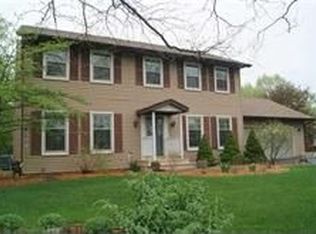 12504 Charnwood Dr, Roscoe, IL 61073