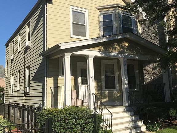3rd image of 3121 N Damen Ave Floor 2