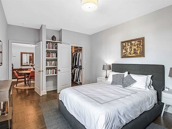 5th image of 4108 43rd St APT 5A