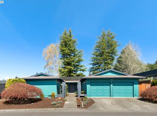 9705 SW Regal Dr, Portland, OR 97225