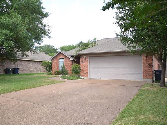2nd image of 611 Castlebrook Dr
