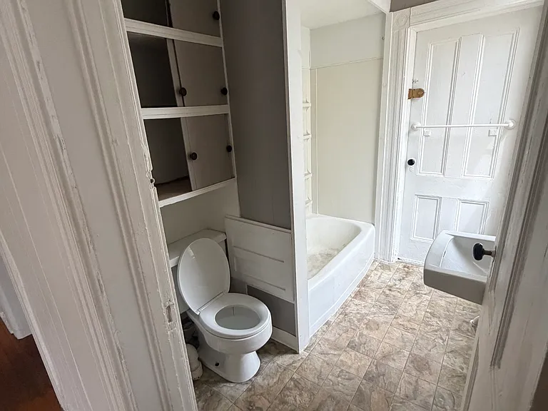 27 Cedar St #1 — Photo 8