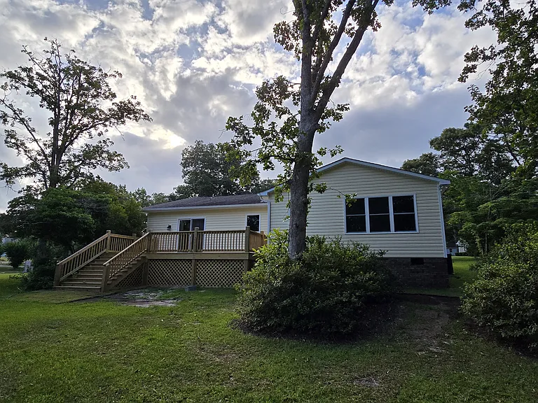 12 Arrowhead Dr — Photo 2