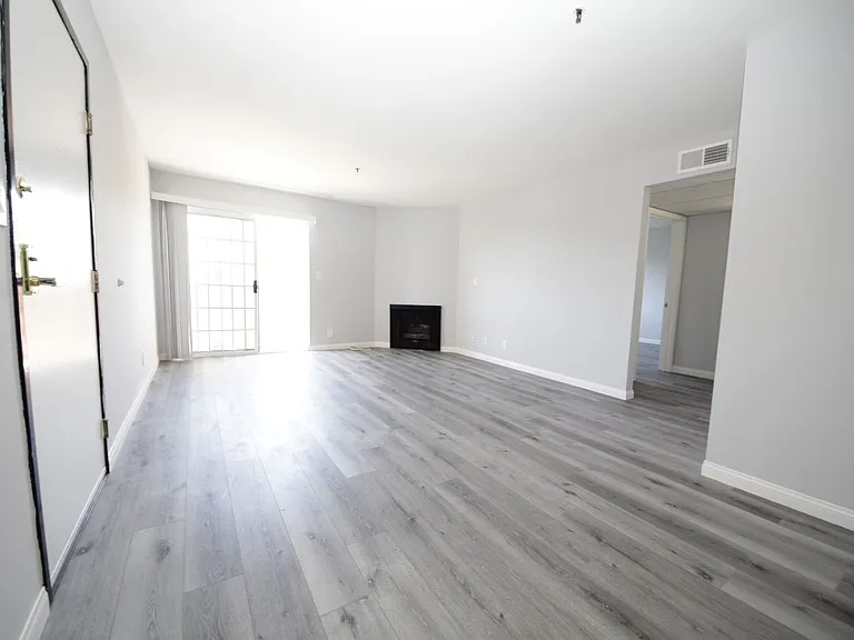 Westchester Manor — Photo 2