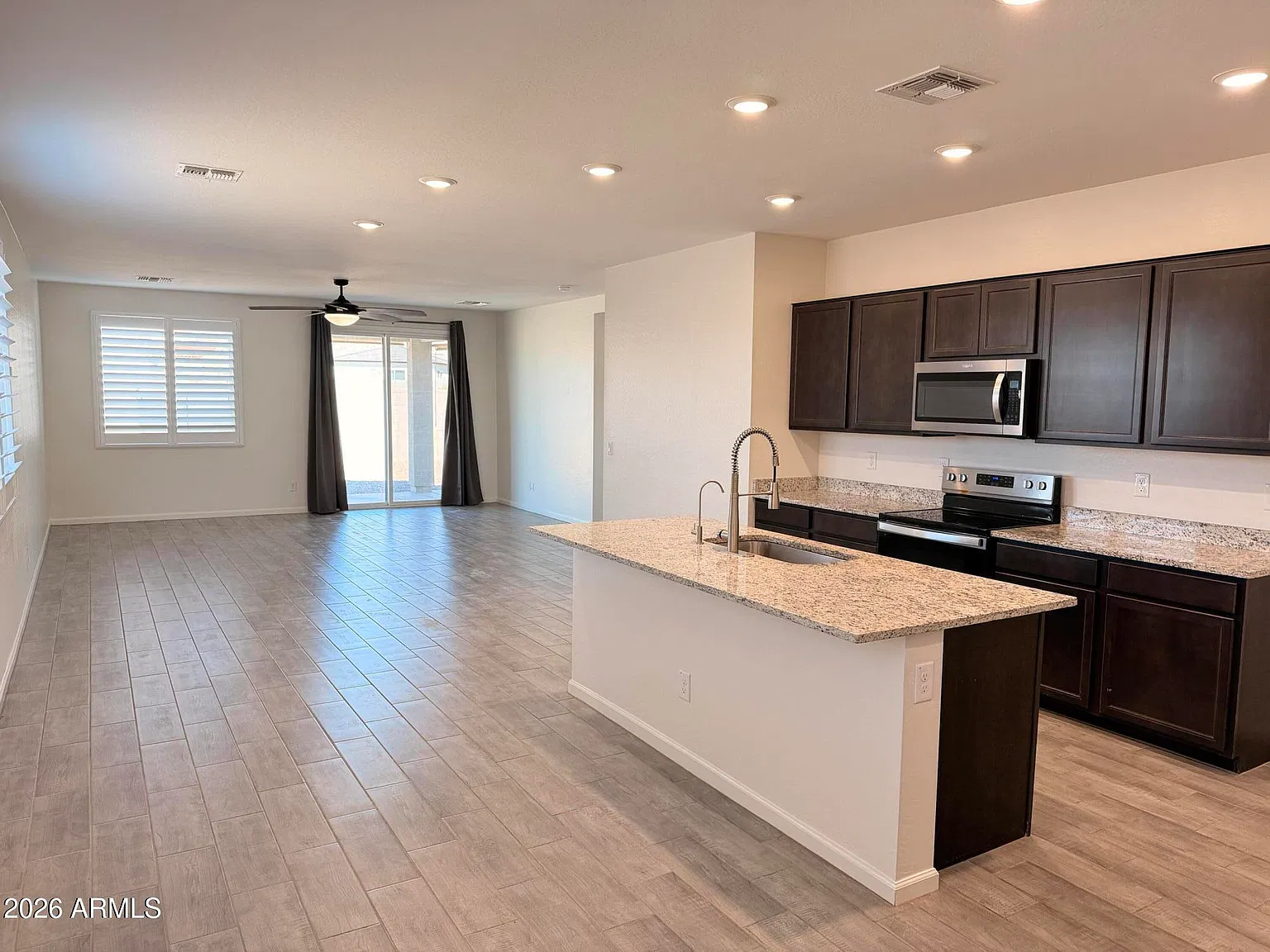 4 bed, 2.0 bath, 1888 sqft, $2,150 — Photo 2