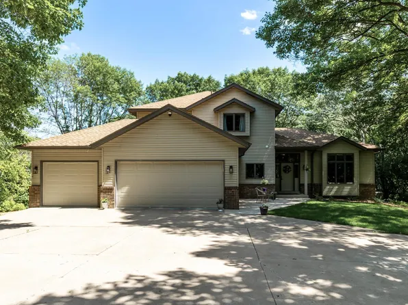 13756 Skyline Cir, Shakopee, MN 55379