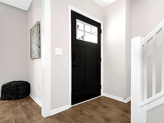 4th image of 587 Lilley Ave