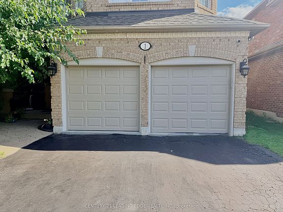 4th image of 1 Castle Green Dr