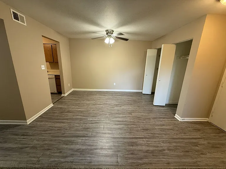 Foxfire West Apartments — Photo 36