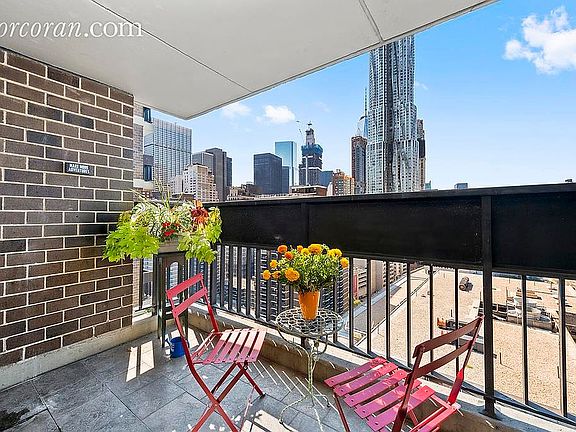 4th image of 333 Pearl St APT 24H