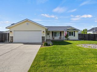 2459 W Warwick Ct, Hayden Lake, ID 83835