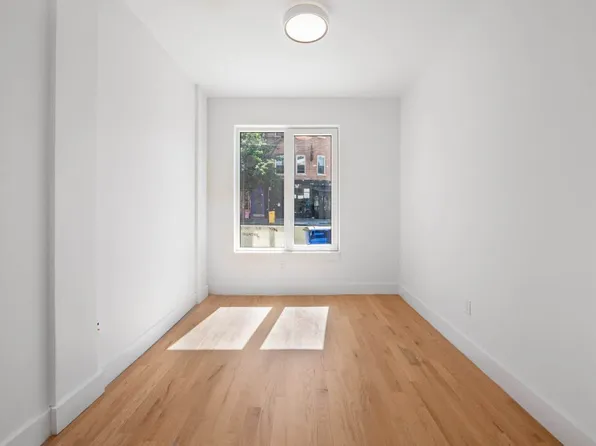 489 Grand Street image 4 of 8