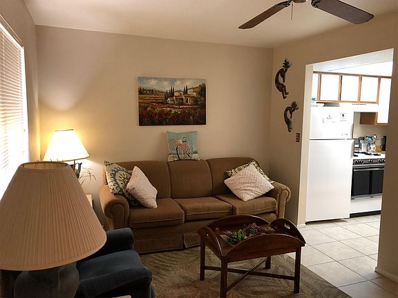 4th image of 837 E Lancaster Cir #1